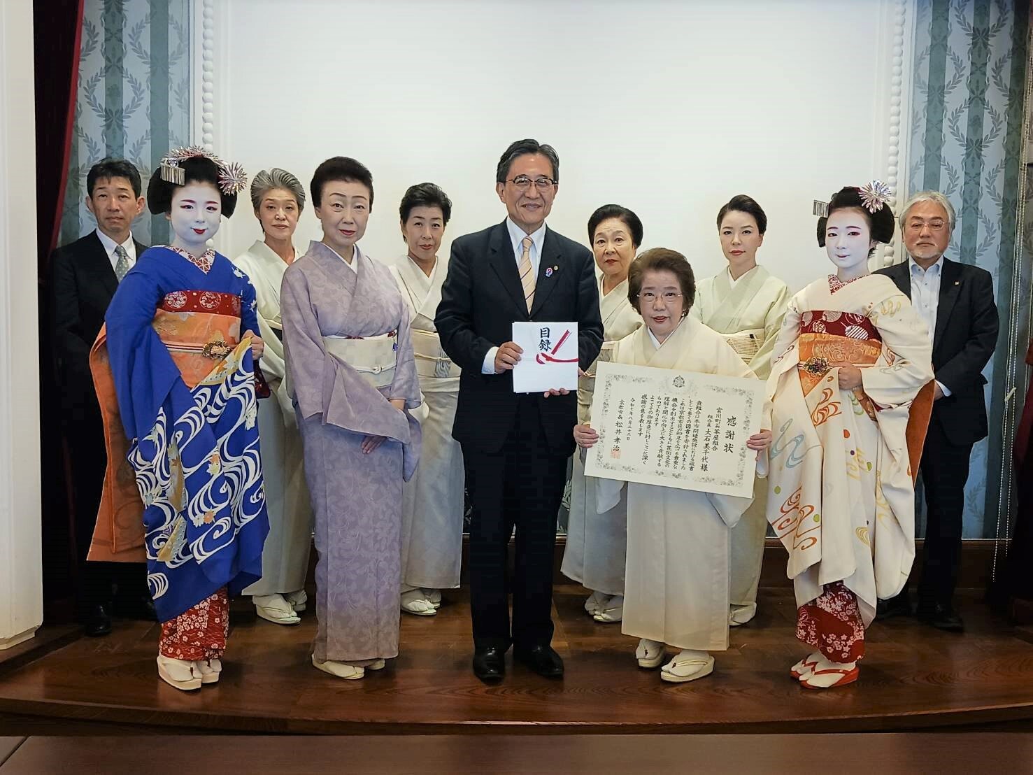 宮川町お茶屋組合　寄付受納式