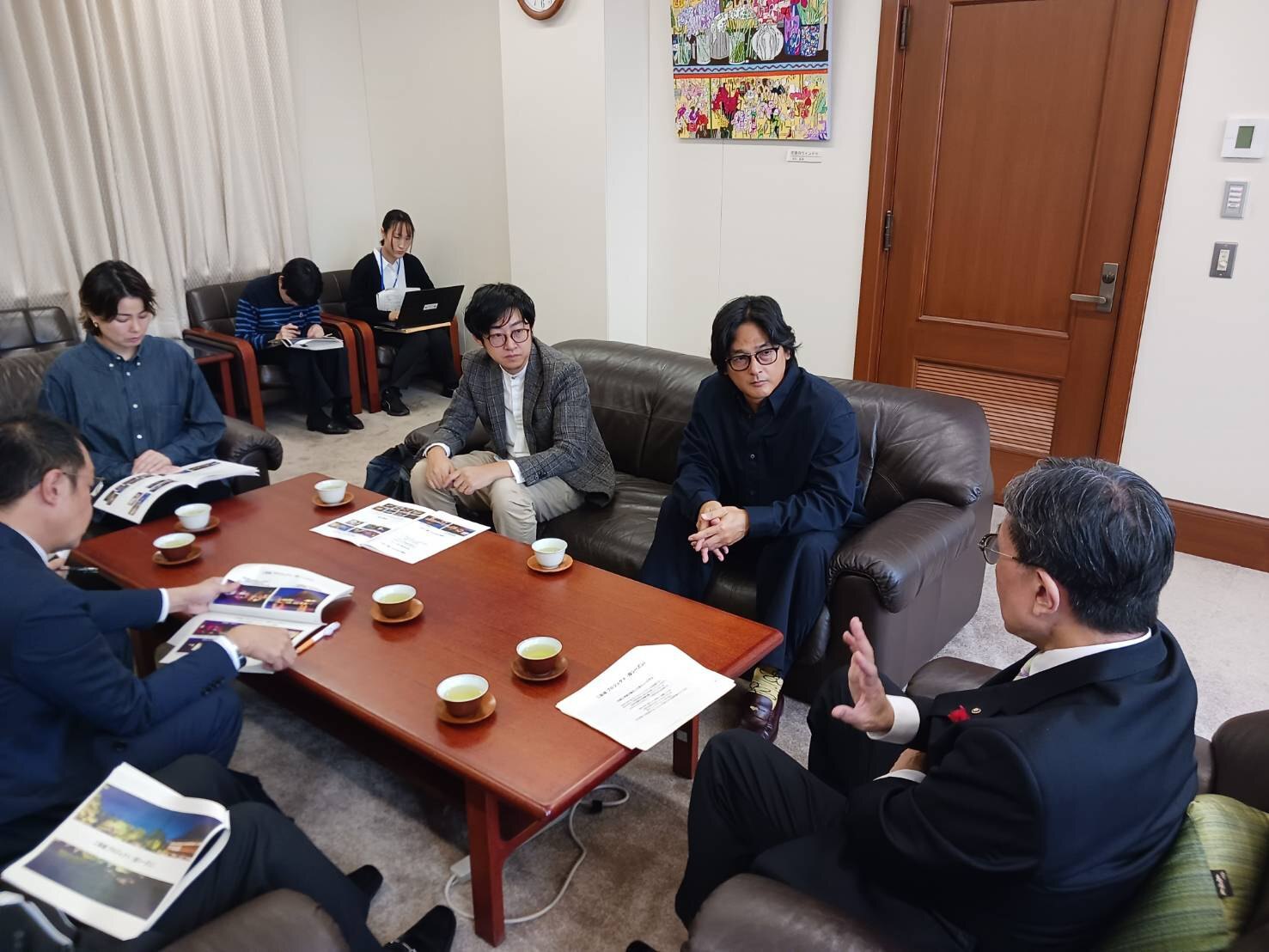 ネイキッド表敬国際会館内田館長 表敬訪問