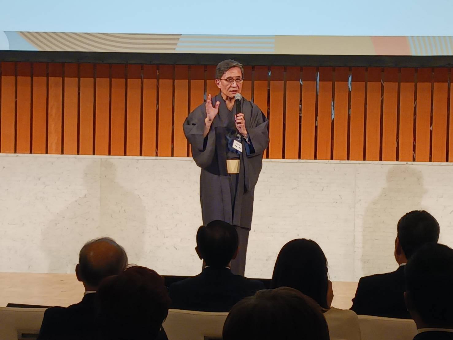 シンポジウム「創造的対話：アートが切り拓く経営の未来」