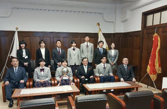 京都橘高校男子サッカー部・女子バレーボール部　表敬訪問