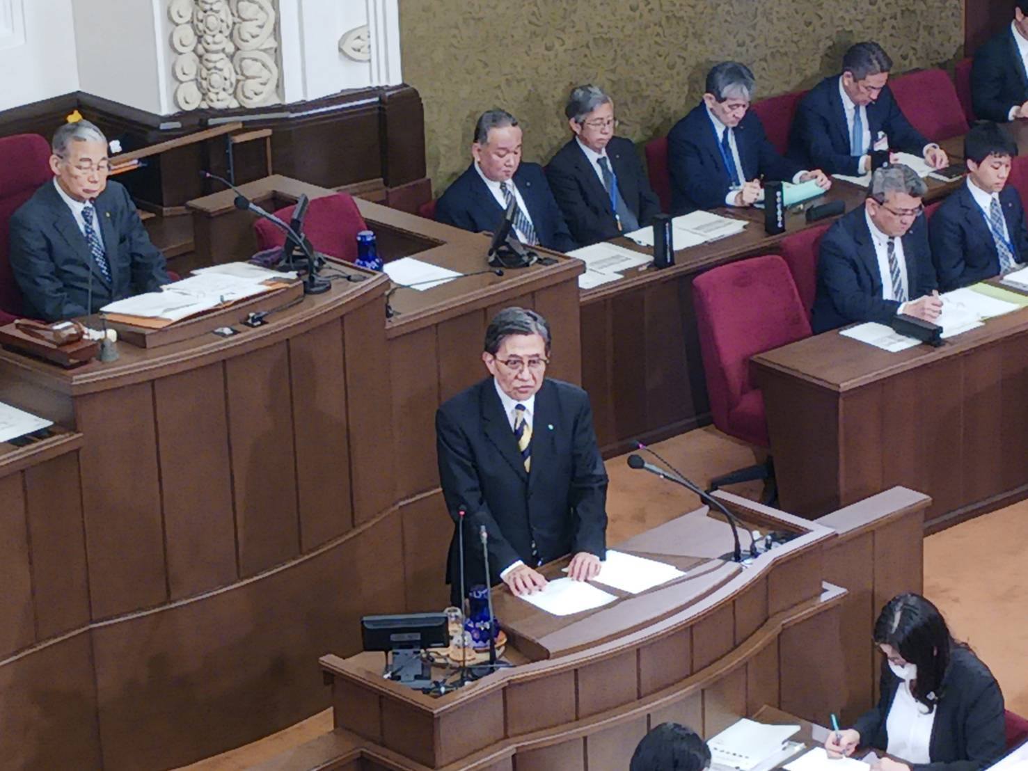 2月市会本会議代表質疑（1日目）