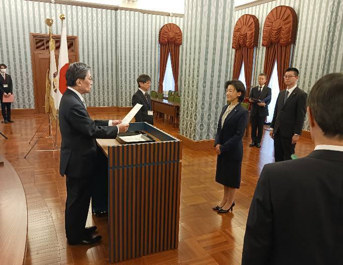 中野 森林政策担当部長、原 都市の未来創造担当部長発令式