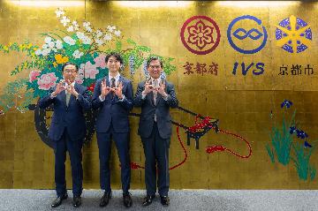 登壇者3人の写真