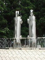 活性アルミナ吸着塔