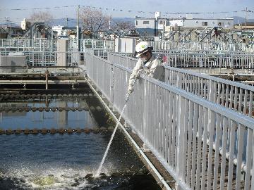 最初沈でん池の清掃