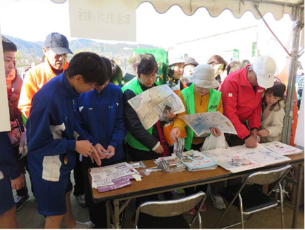 防災展示啓発ブース見学