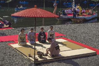 佳作「河原のお点前」