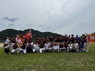 一般及び壮年の部で優勝した北梅津チーム