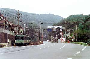 三条通を走る電車（昭和59年）