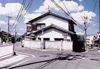 現在の追分（図会右方,高礼場のあたり）