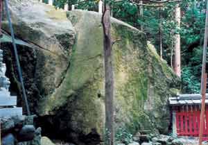 白石神社の巨岩